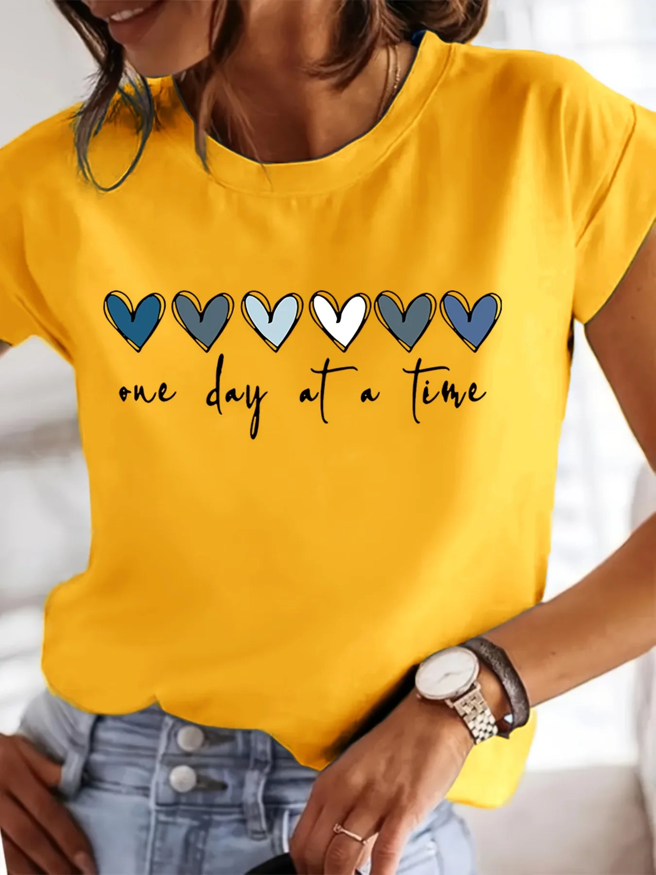 Women'S Casual Graphic  "One Day at a Time" Heart Print Short Sleeve Round Neck