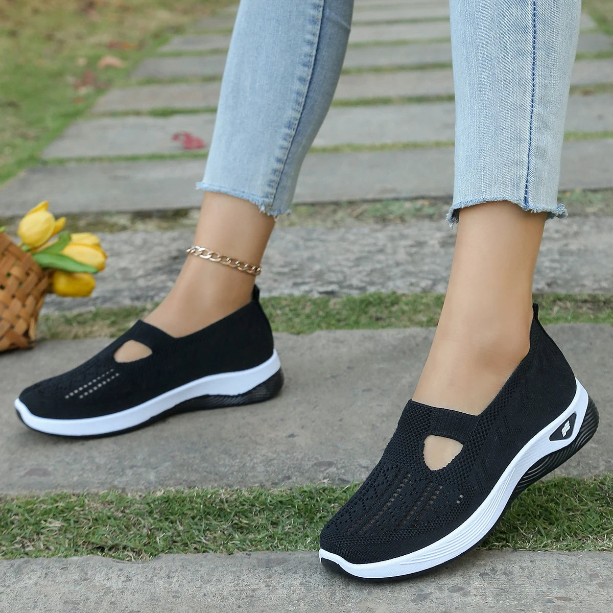 Women's casual shoes, solid color, breathable, soft-soled, lightweight walking shoes, low-top knit