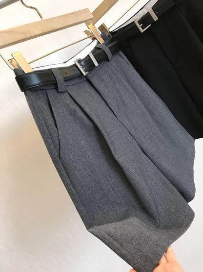 Summer women's casual solid color high waisted pleated loose shorts