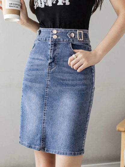 Plus Sizes to 5XL Denim Skirt with Zipper and Button Closure and Pockets.  Comes in Denim blue and Faded Denim Black