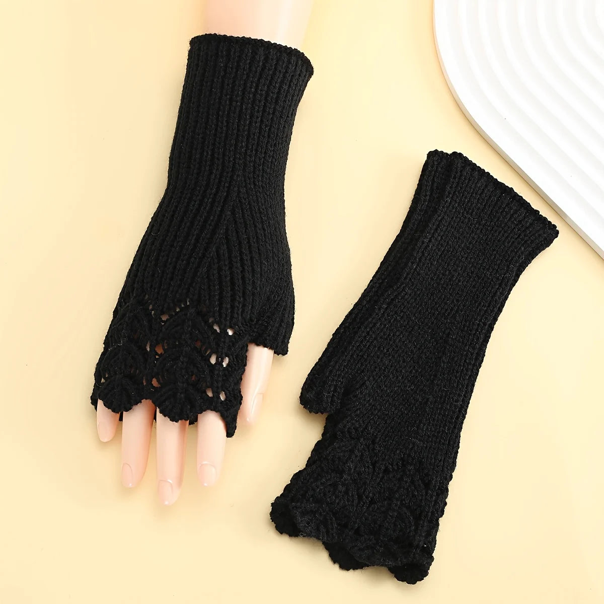 Autumn and Winter short fishnet knit gloves, fashionable.