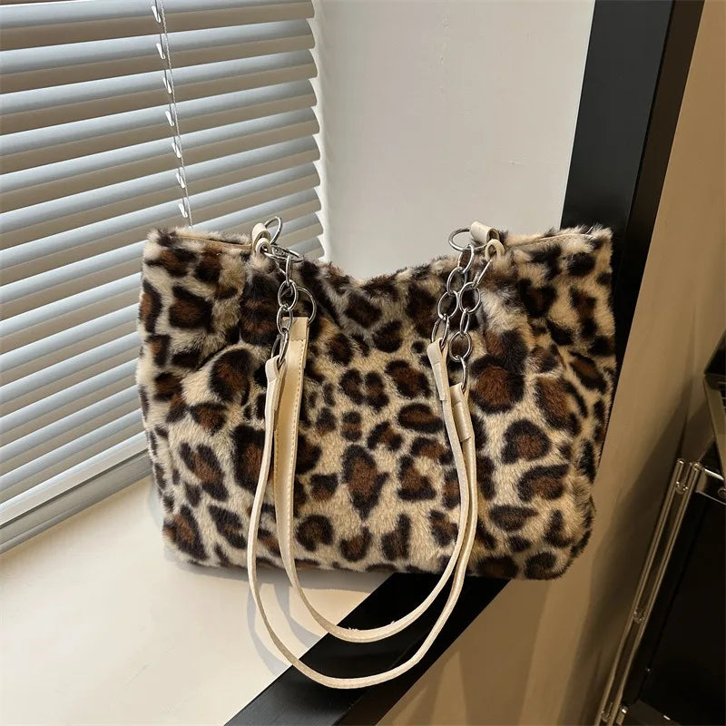 Versatile simple large-capacity bag leopard print plush tote bag