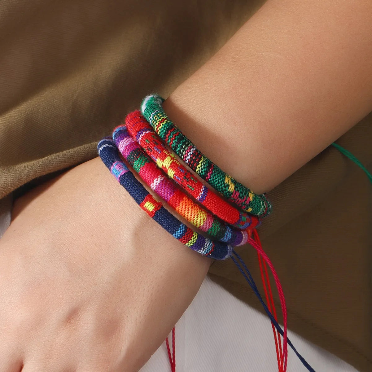 24pcs Bohemian Woven Bracelet Set, Random Colorful Cloth Art.F