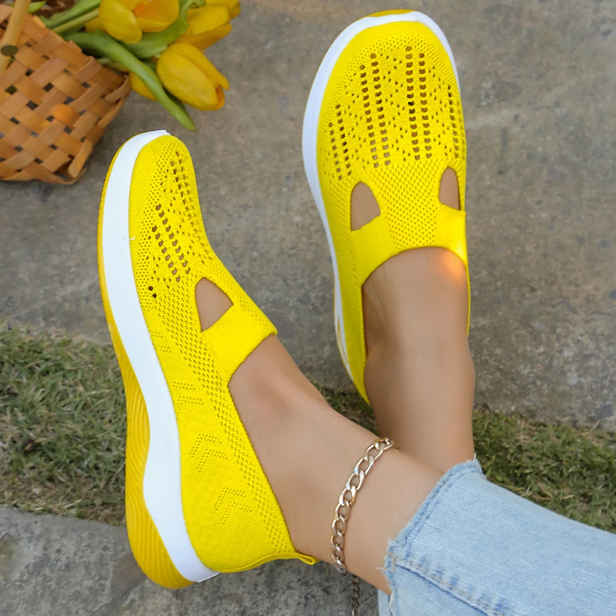 Women's casual shoes, solid color, breathable, soft-soled, lightweight walking shoes, low-top knit