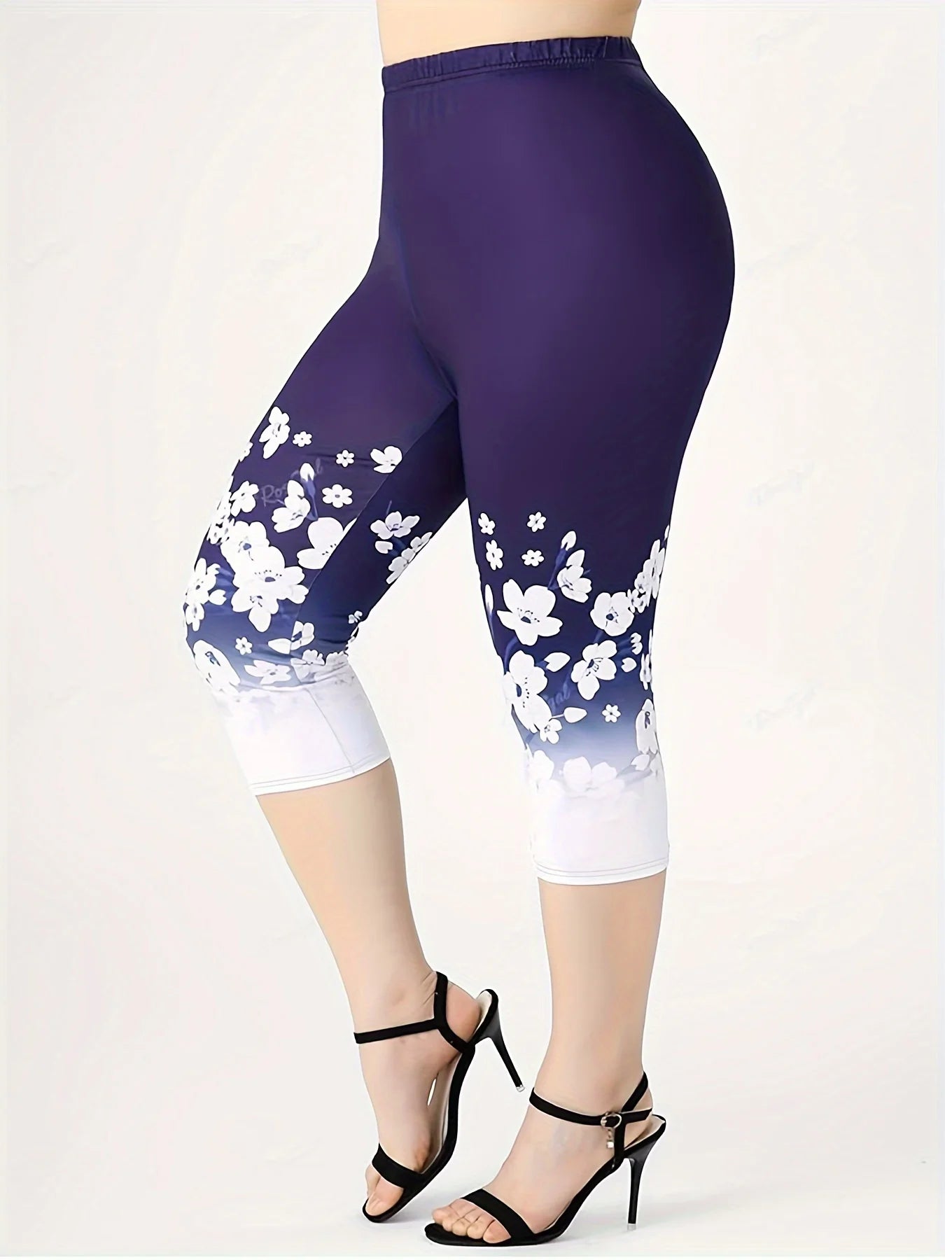 Sizes to 5XL, 2 Piece Casual Suits, Blue and White Flower Print on Top and Pants, Short Sleeve, Round Neck, Capri Pants