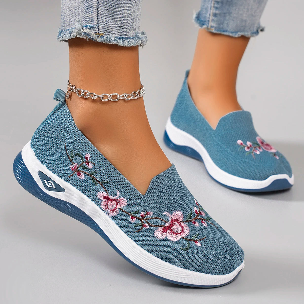 Breathable mesh flat shoes casual sneakers. 5 Colors