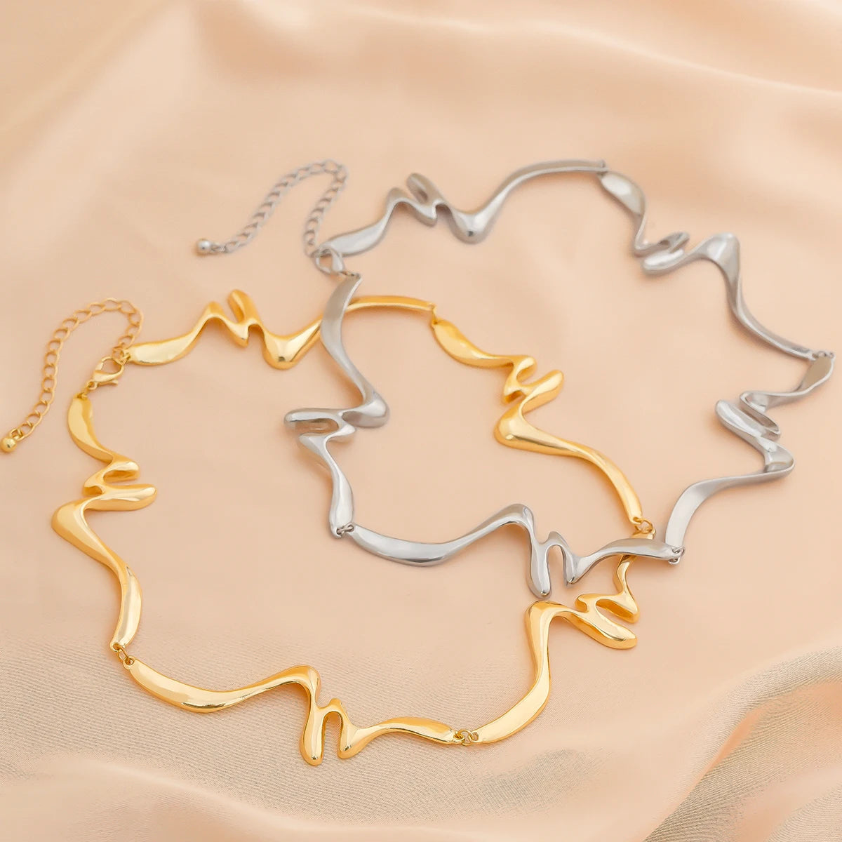 Irregular Wave Choker in Silver or Gold