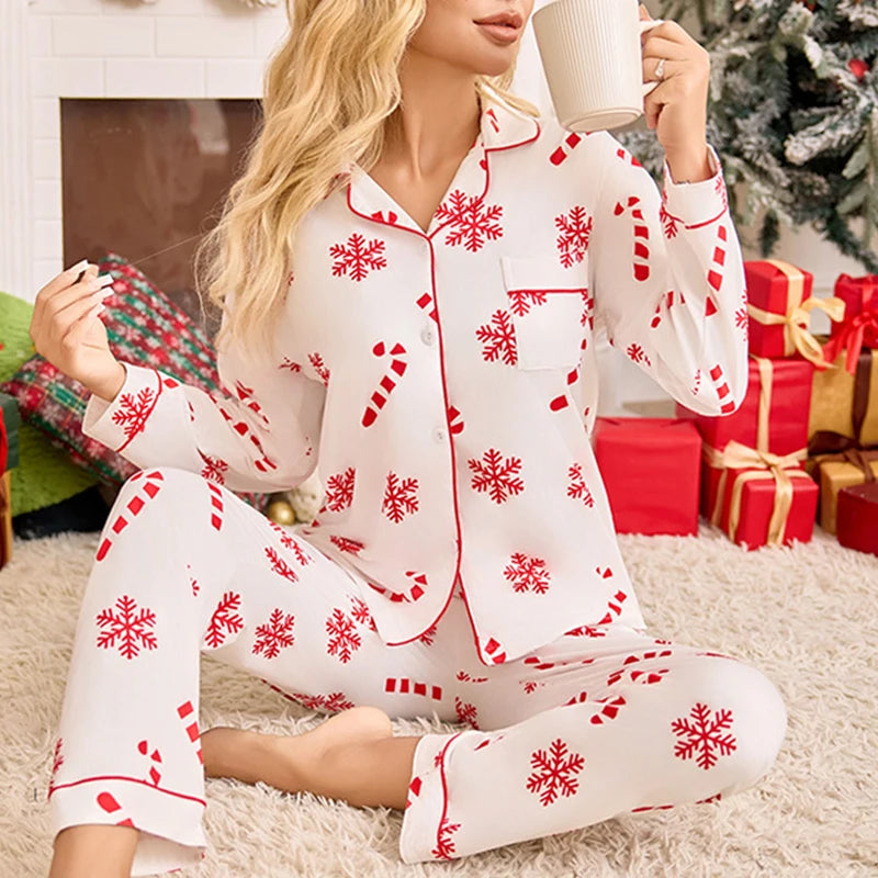 Christmas Long Sleeved Long Pants Snowflake Print Pajamas in Red, Green, White