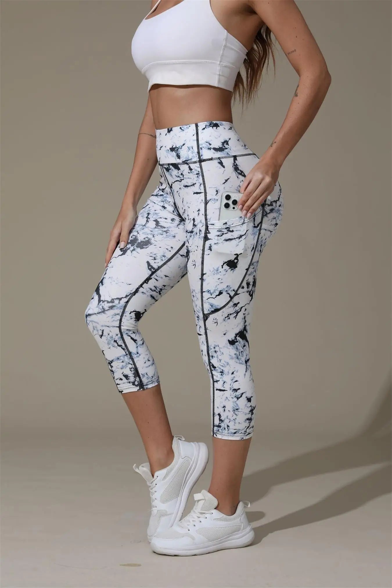 Sizes to 2XL printed yoga pants, Hip-lifting, High-waisted leggings, Casual wear or workout capris