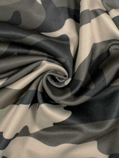 Plus Size to 4XL Women's Camo Capri Leggings with Side Stripe Cutouts High Elasticity Knit