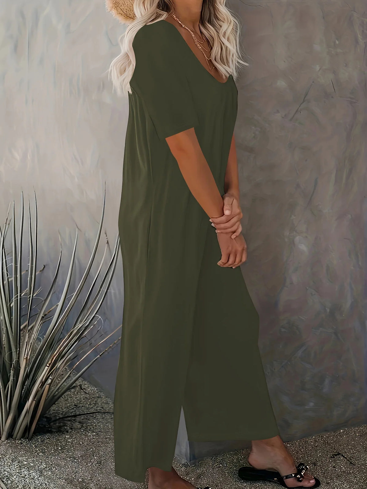 Sizes to 5XL  Jumpsuit, Short Sleeve, U neckline, with pockets. 5 colors