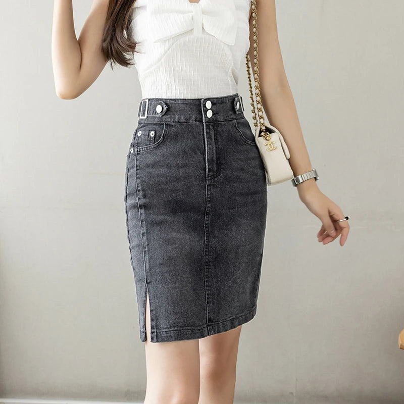 Plus Sizes to 5XL Denim Skirt with Zipper and Button Closure and Pockets.  Comes in Denim blue and Faded Denim Black