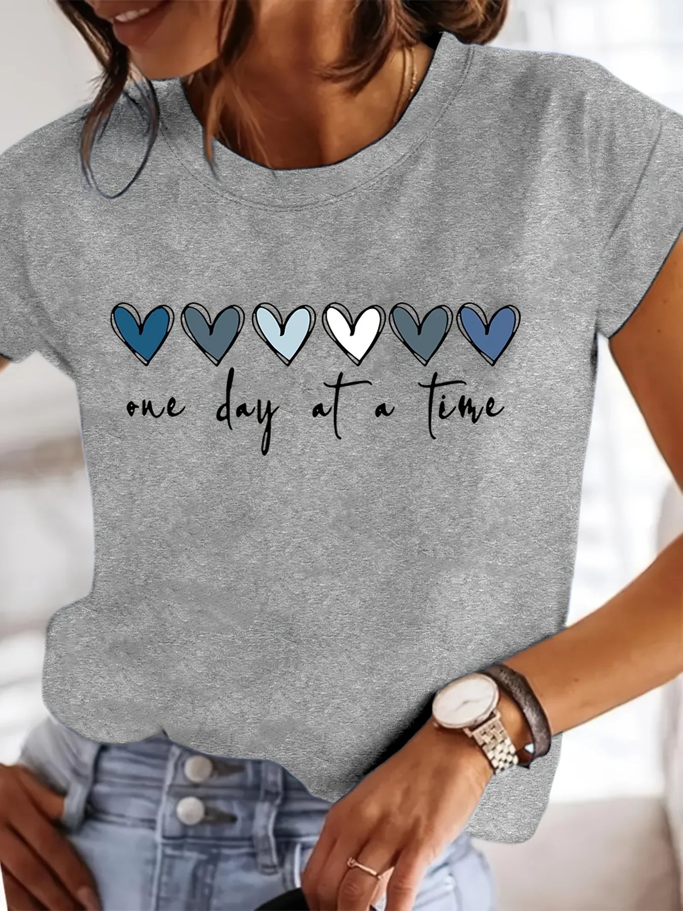 Women'S Casual Graphic  "One Day at a Time" Heart Print Short Sleeve Round Neck