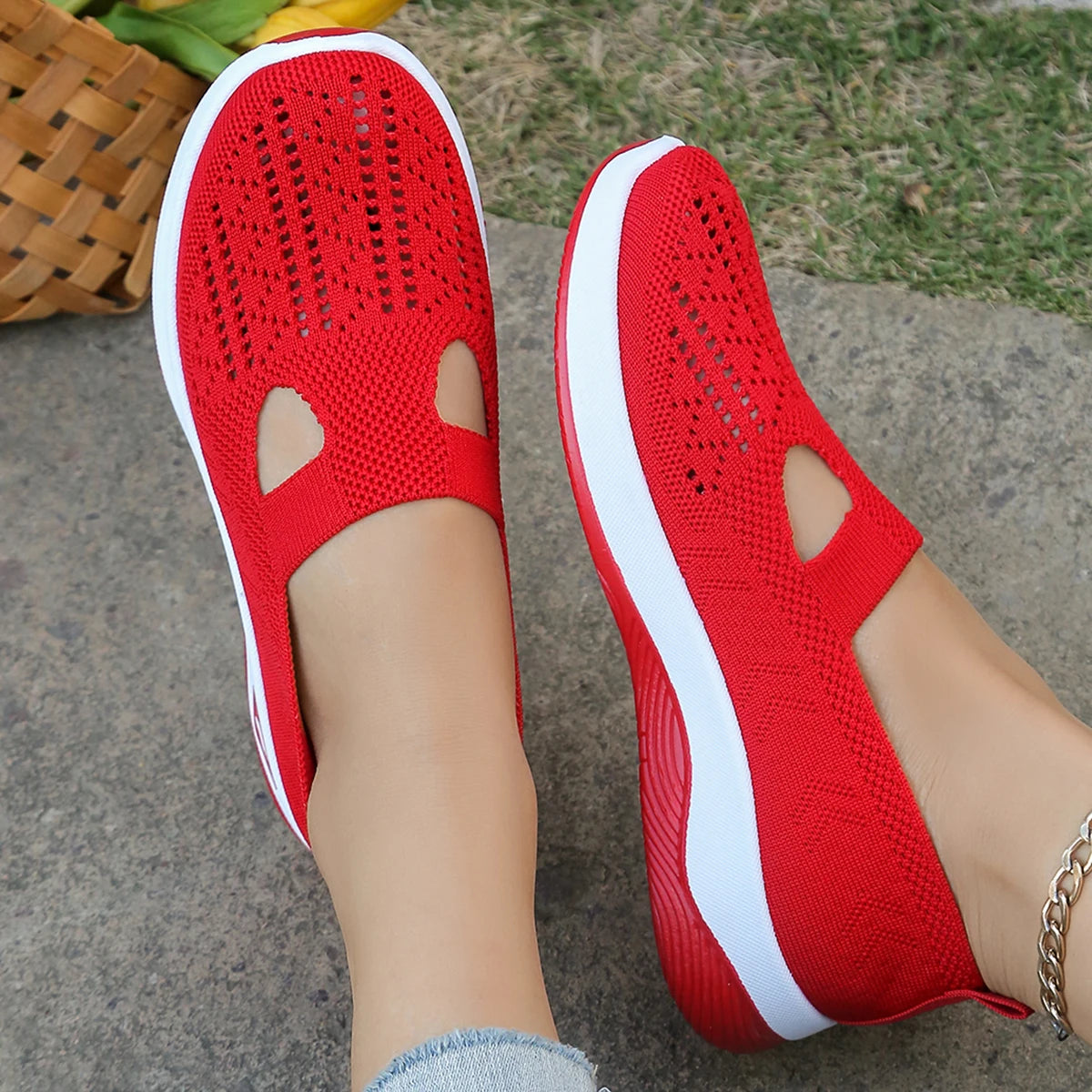 Women's casual shoes, solid color, breathable, soft-soled, lightweight walking shoes, low-top knit