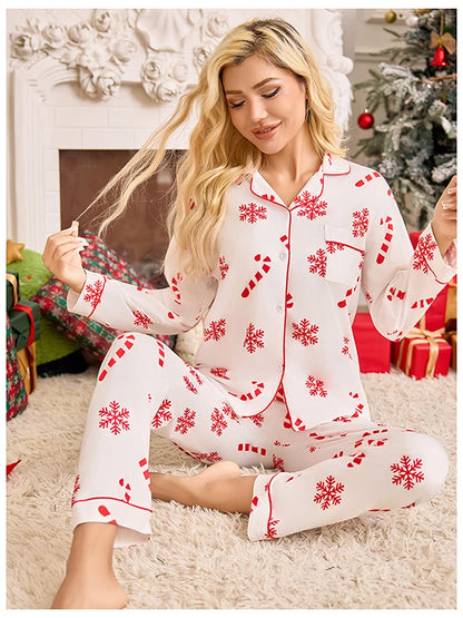 Christmas Long Sleeved Long Pants Snowflake Print Pajamas in Red, Green, White