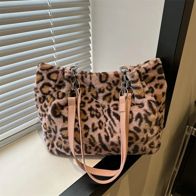 Versatile simple large-capacity bag leopard print plush tote bag