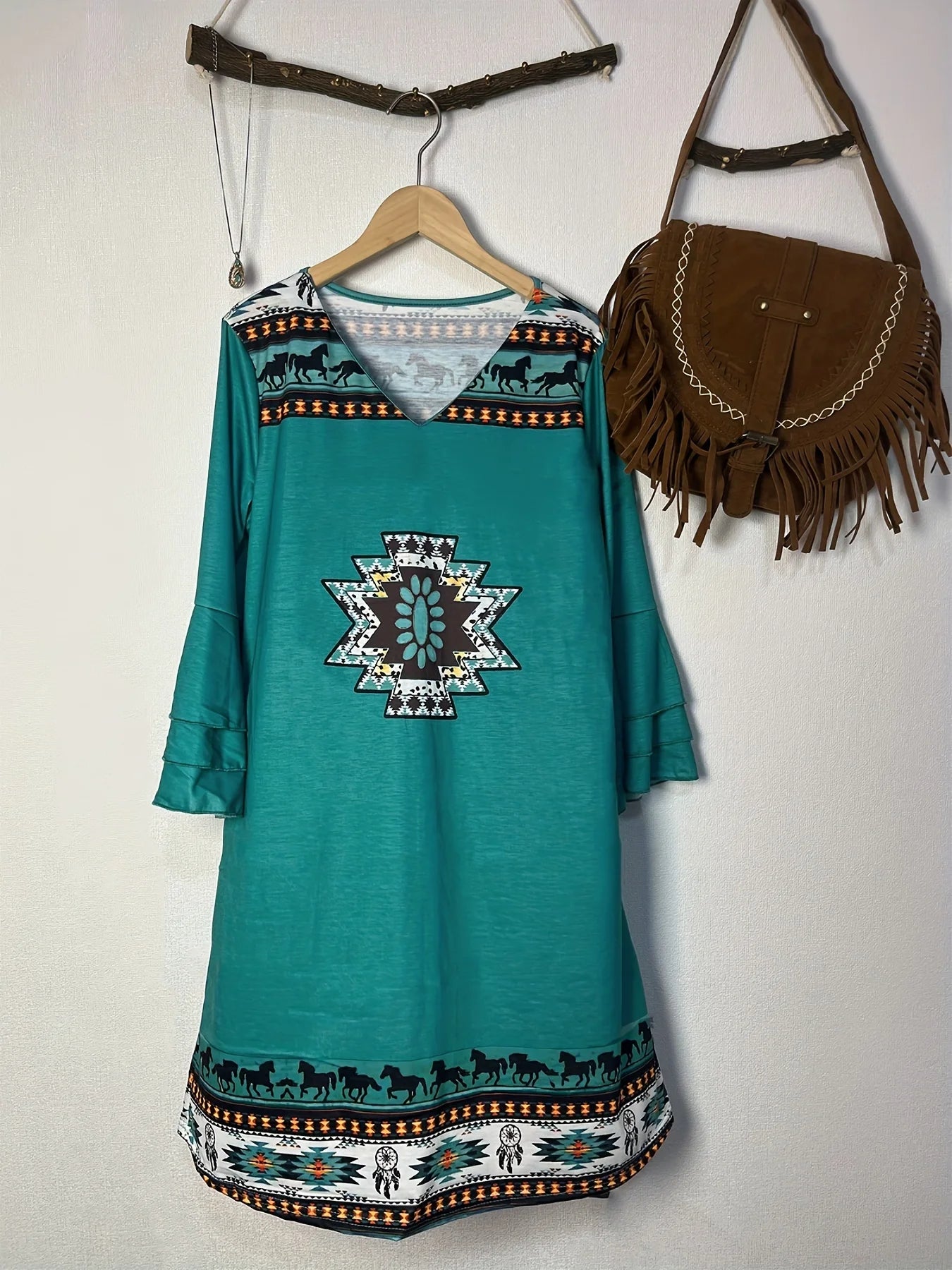Sizes to 2XL, Ladies Western-style printed V-neck long-sleeve, short dress