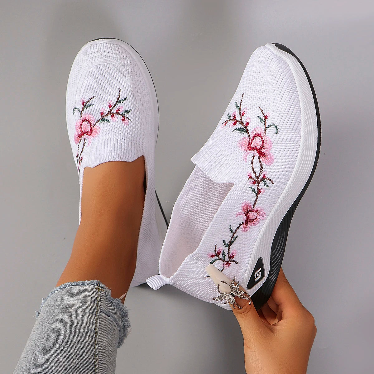 Breathable mesh flat shoes casual sneakers. 5 Colors