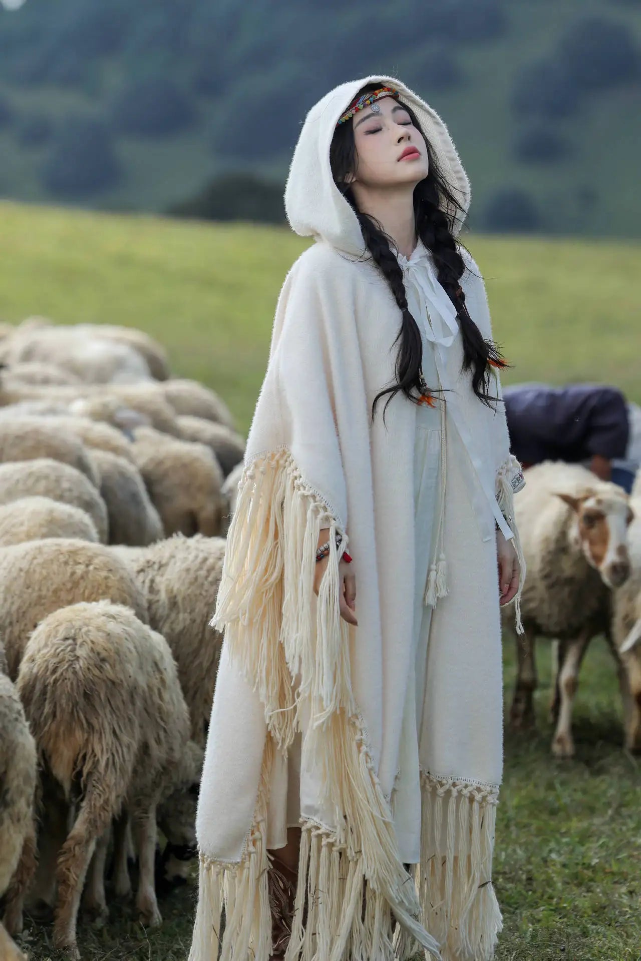 Boho Tassels Handmade Knitted Capes Thick Warm Ethnic Cloak Poncho (Red and Off White)