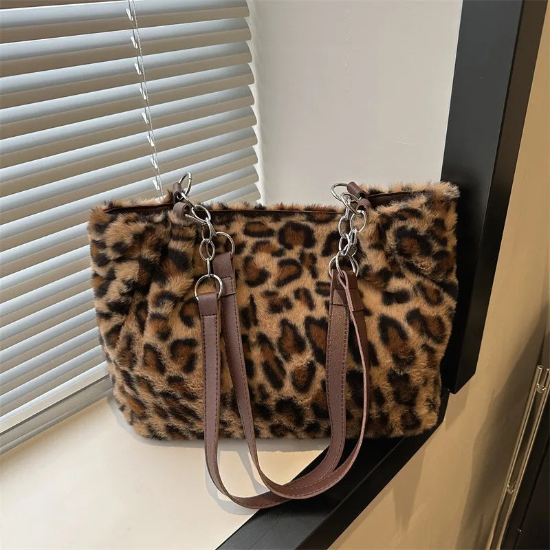 Versatile simple large-capacity bag leopard print plush tote bag