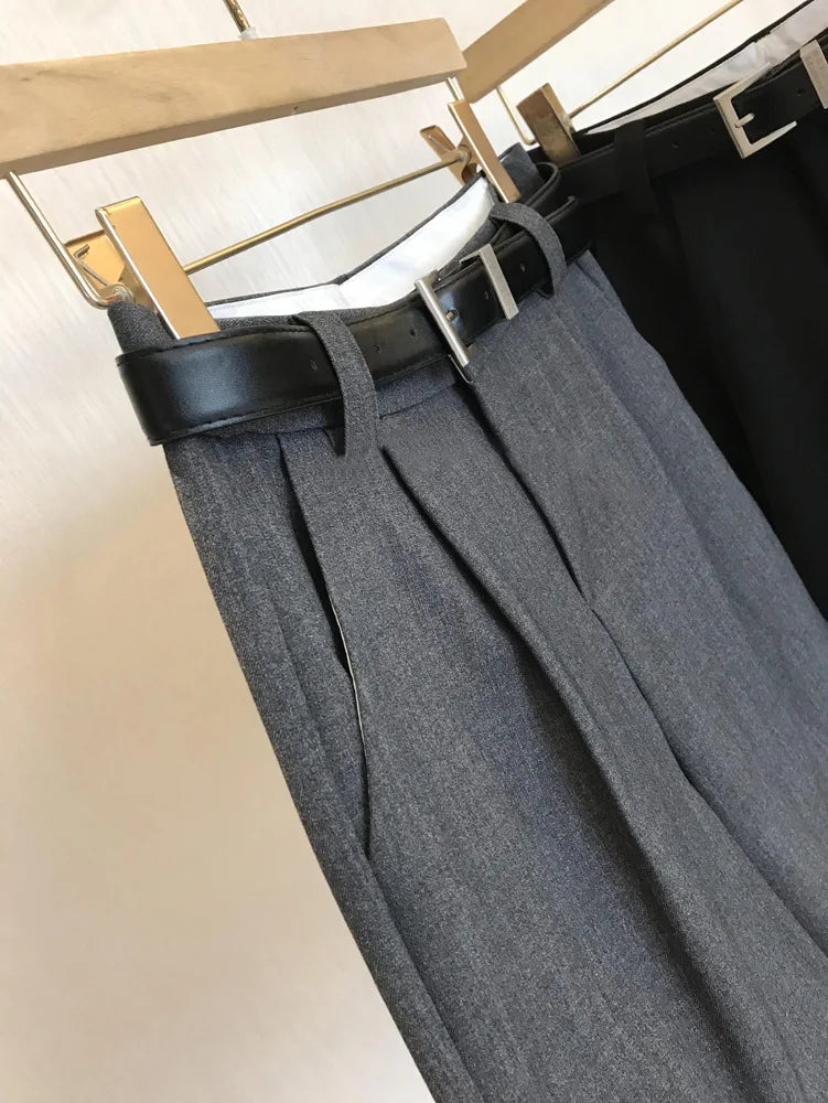 Summer women's casual solid color high waisted pleated loose shorts