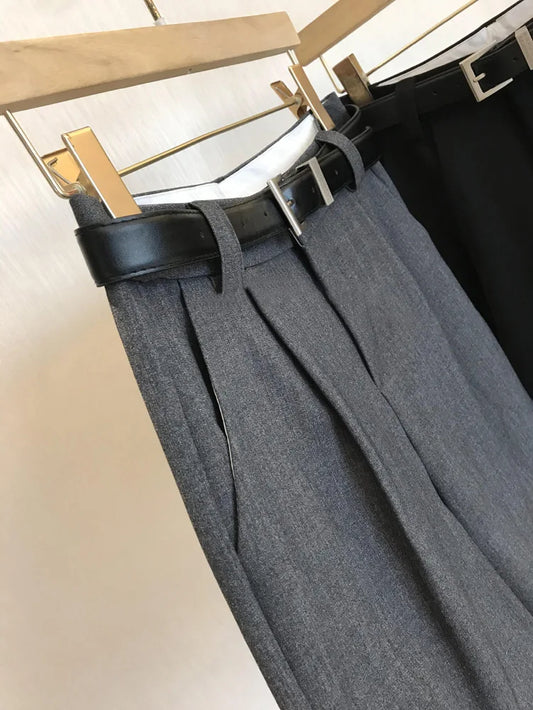 Summer women's casual solid color high waisted pleated loose shorts
